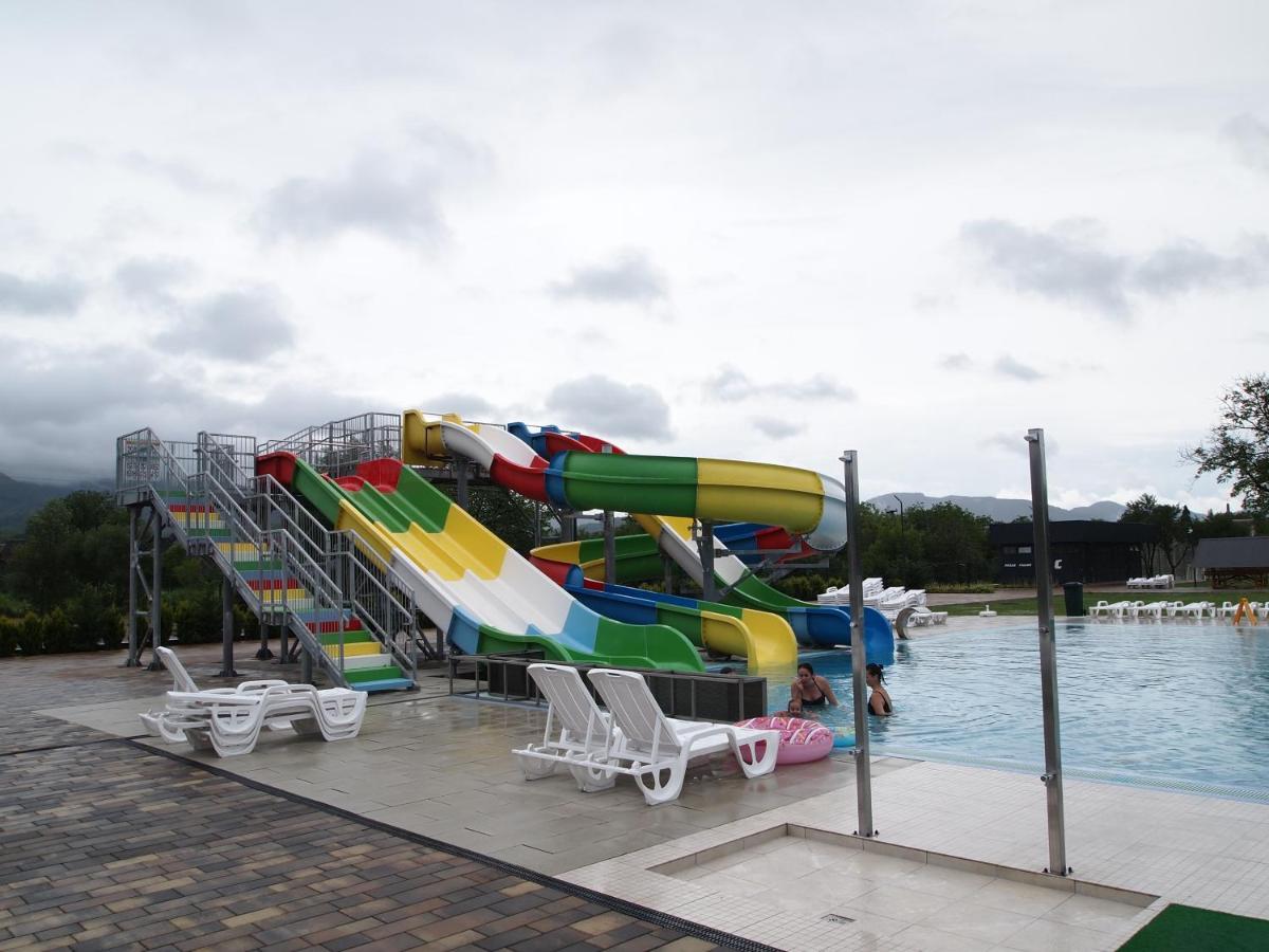 Tulipan Hotel Aquapark Vyshkove Exterior photo